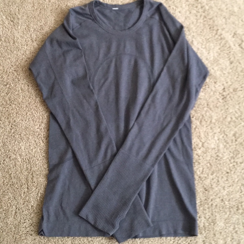 Like new Lululemon long sleeve run swiftly grey 10
